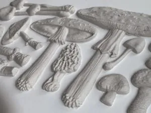 IOD - TOADSTOOL 6X10 DECOR MOULD™