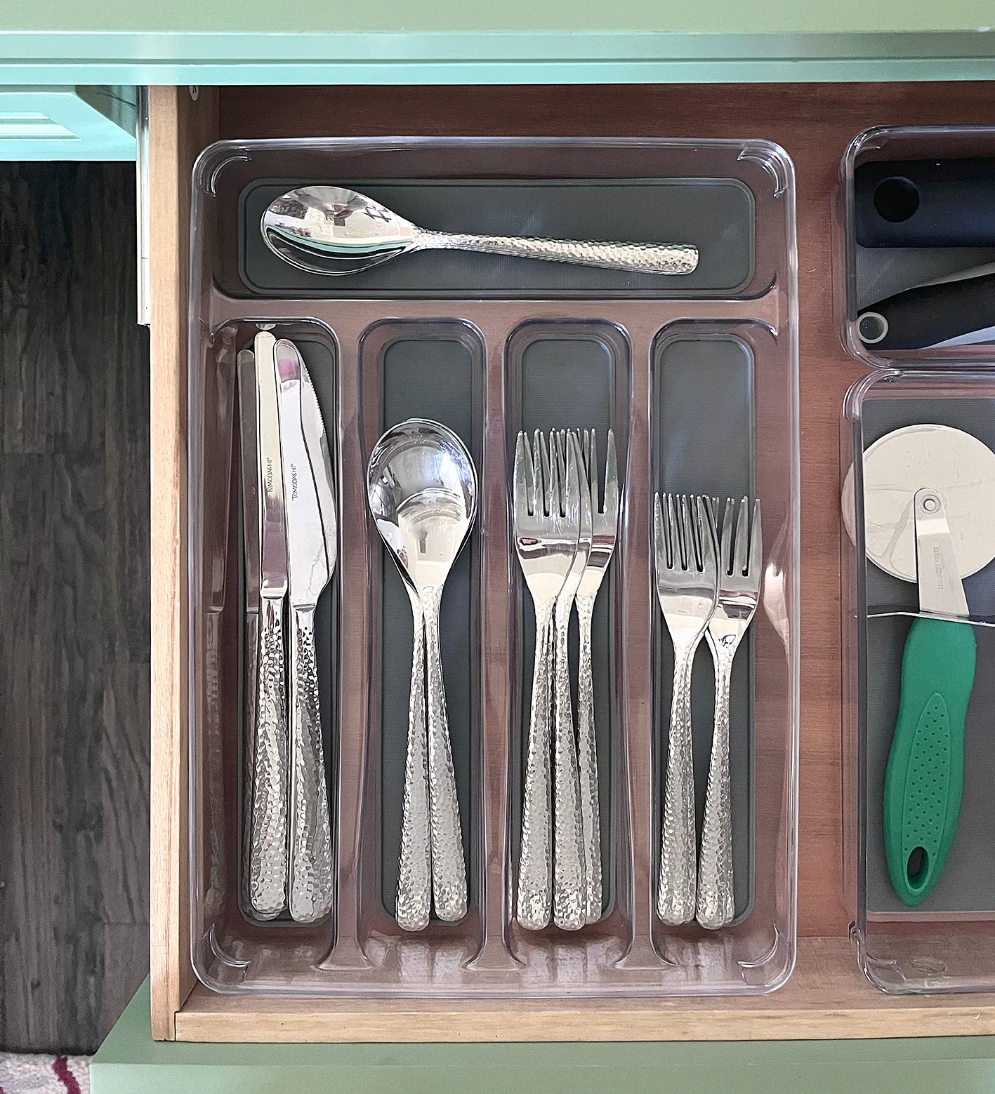 Organized Drawer – Utensil Tray