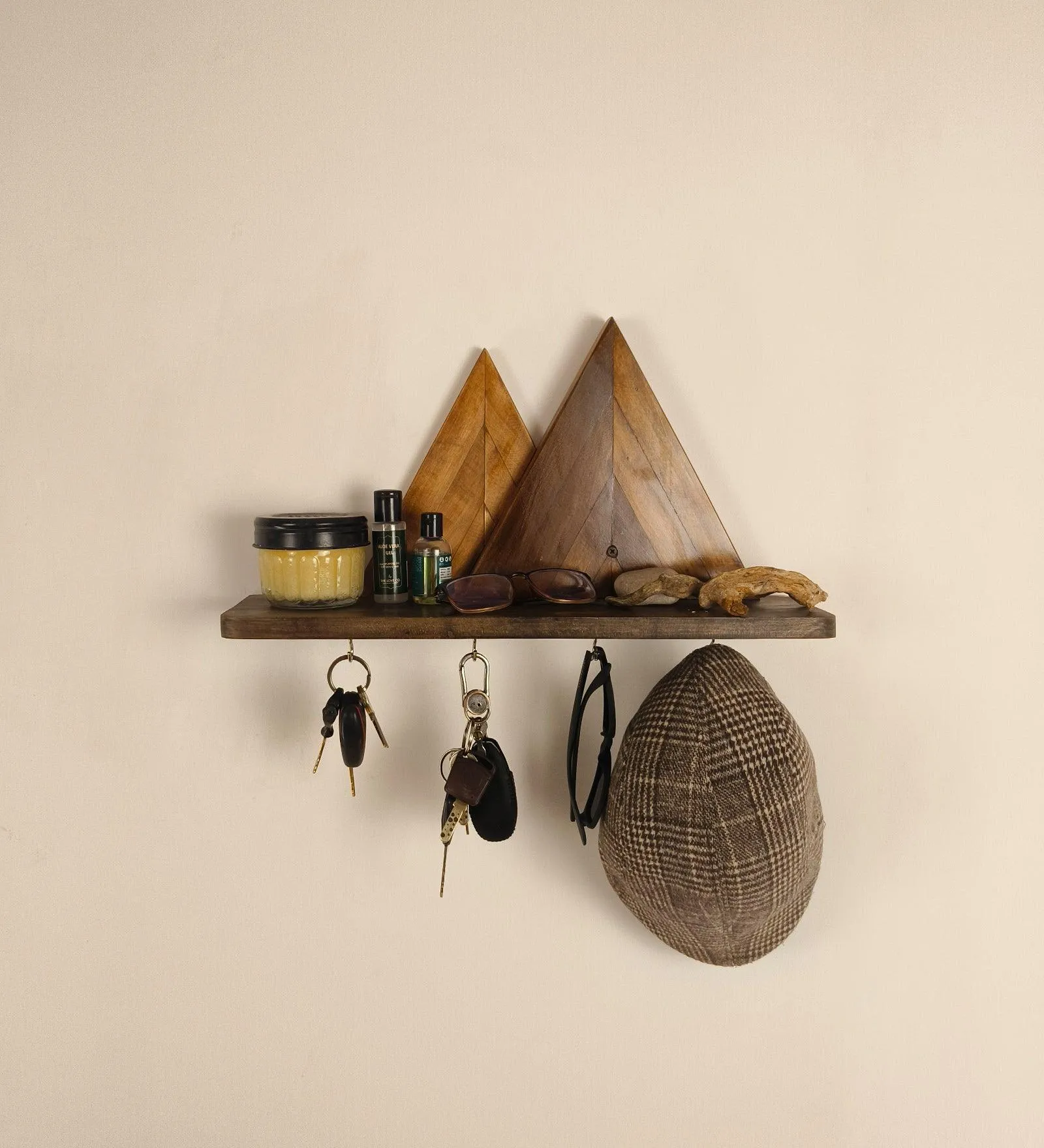 Solitaire Wooden Wall Shelf Organiser With Key Holders